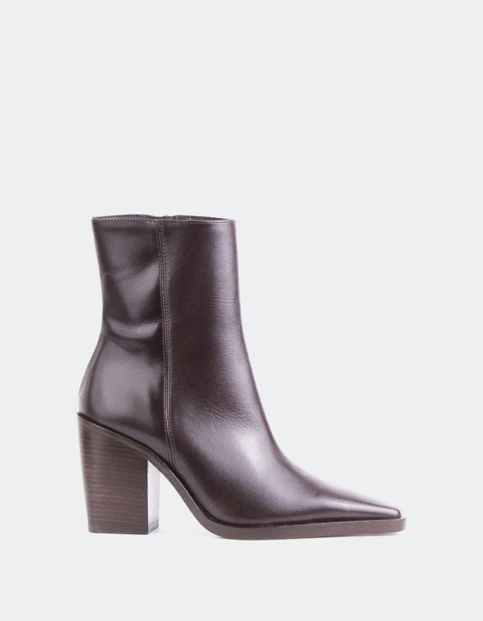 Understated Utility Meraly Dark Brown Leather