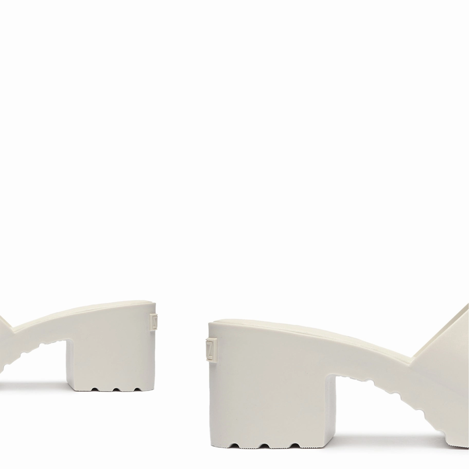 Simplicity Rules Mizzy Jelly Sandal
