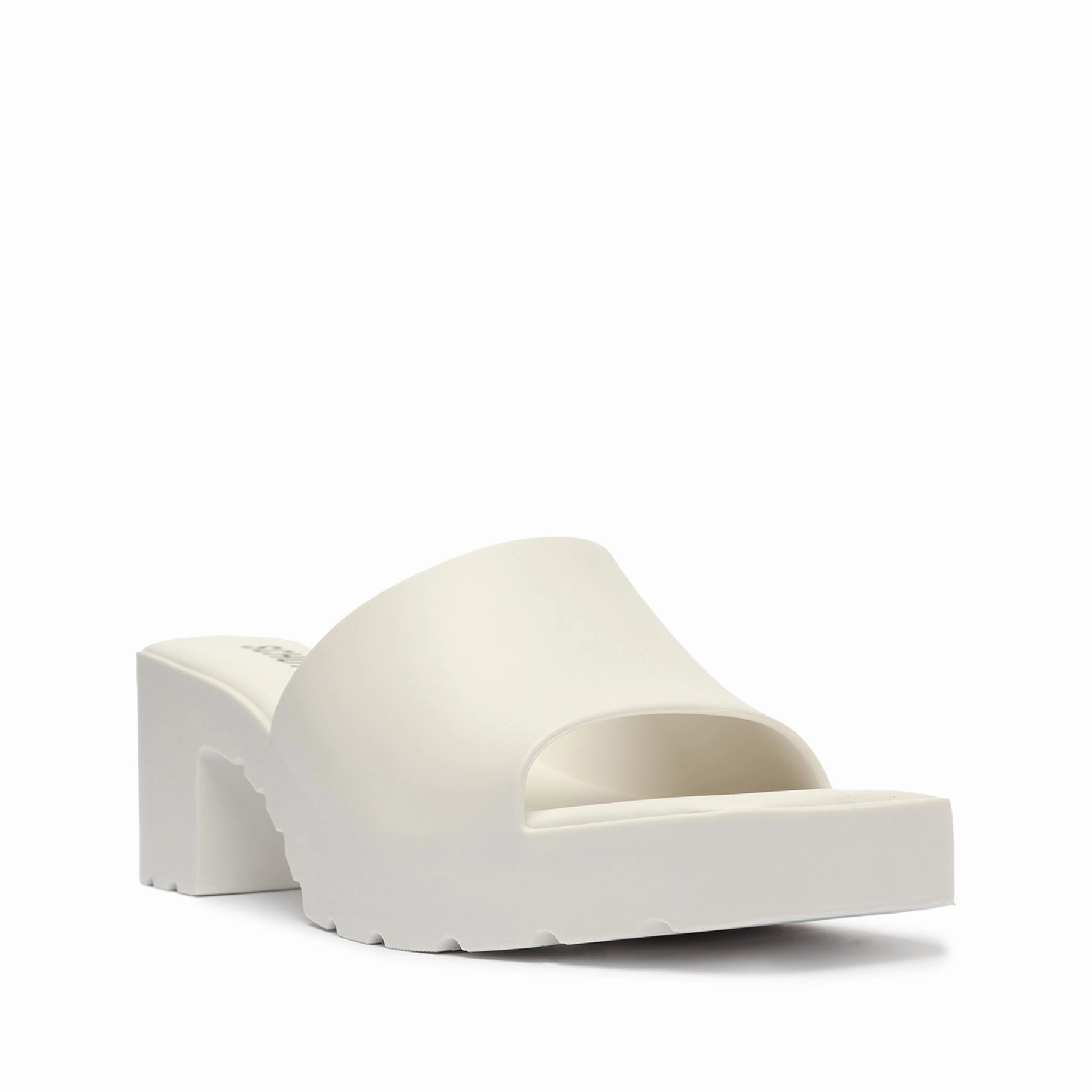 Mizzy Jelly Sandal Designed To Explore
