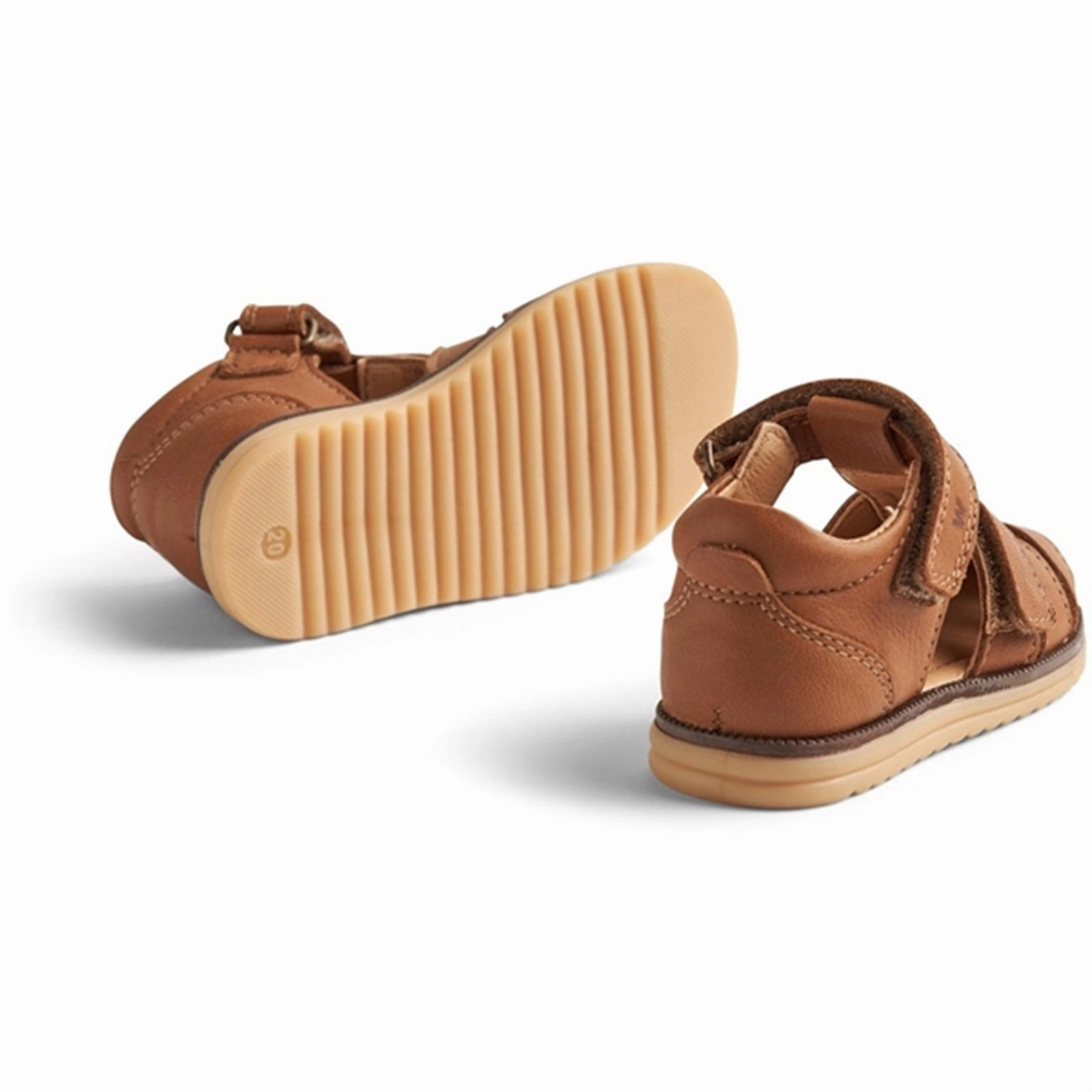 Wheat Sandal Closed Toe Sky Cognac Sleek Presence