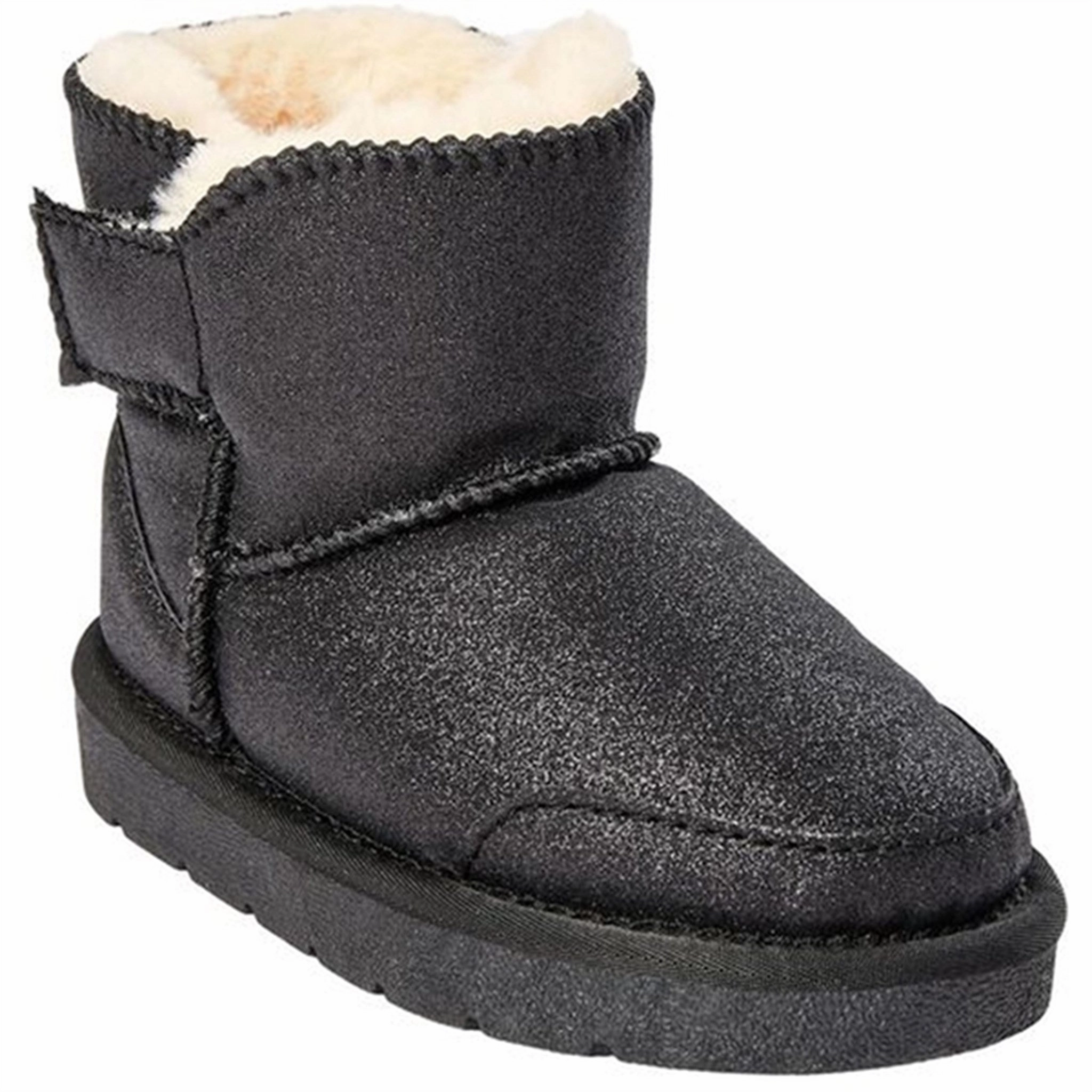 In-Motion Look Lifestyle Fusion Sofie Schnoor Black Boots