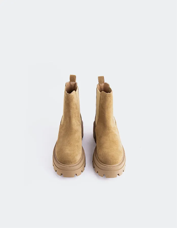 Essential Structure Ease Engineered Giannis Taupe Suede