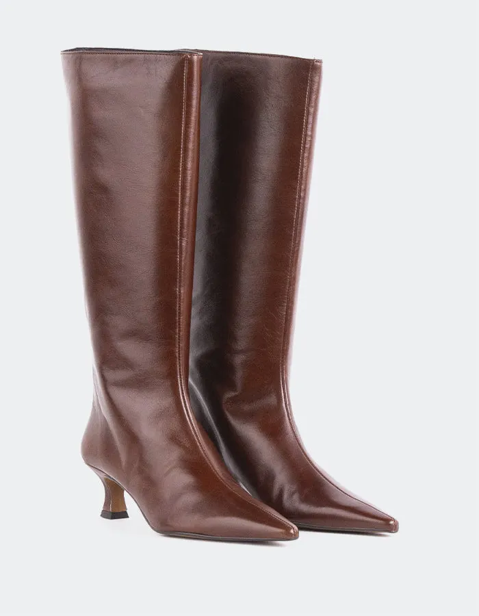 Merit Chestnut Leather Designed For Pace