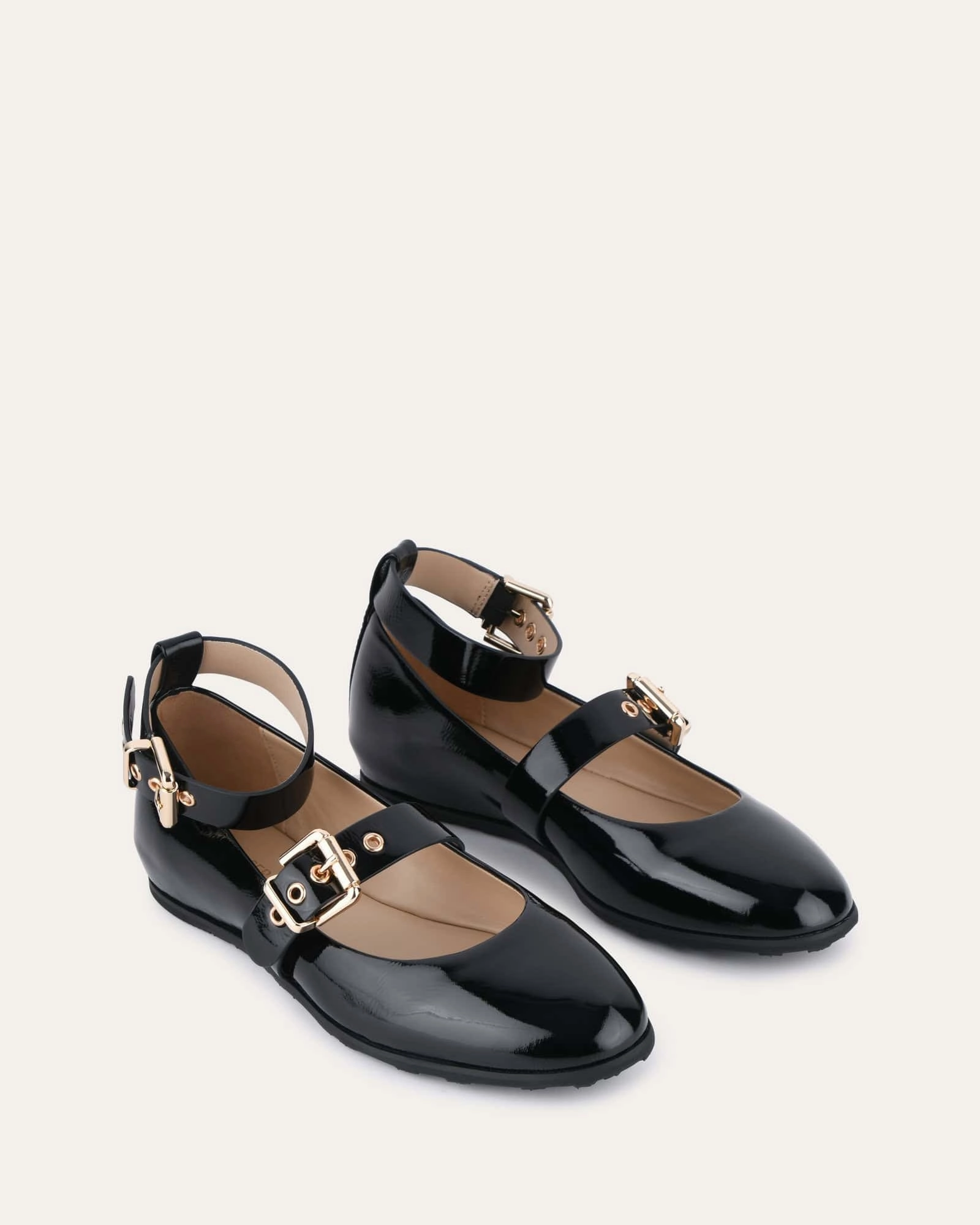 Hera Casual Flats Black Crinkle Patent Designed To Shift