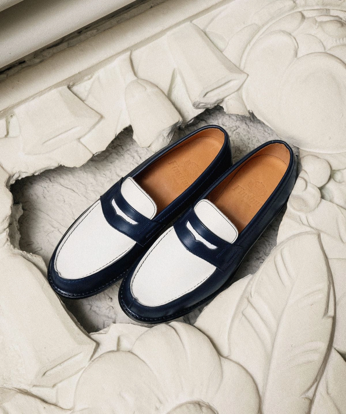 Updated Basics Tailored Ease Lilou Two-Tone Navy And White Moccasins