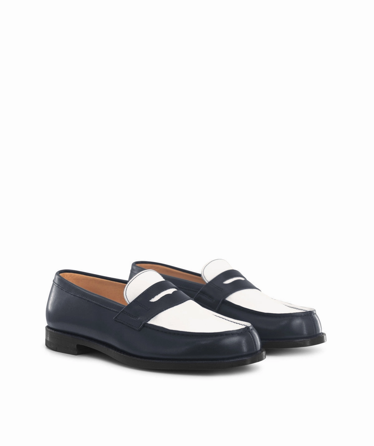 Lilou Two-Tone Navy And White Moccasins Bold In Simplicity