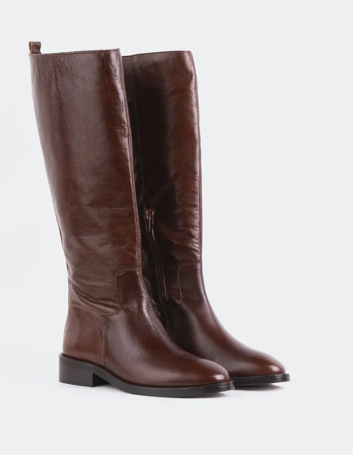 Moyle Chestnut Leather Crafted For Calm Purpose-Built Fit