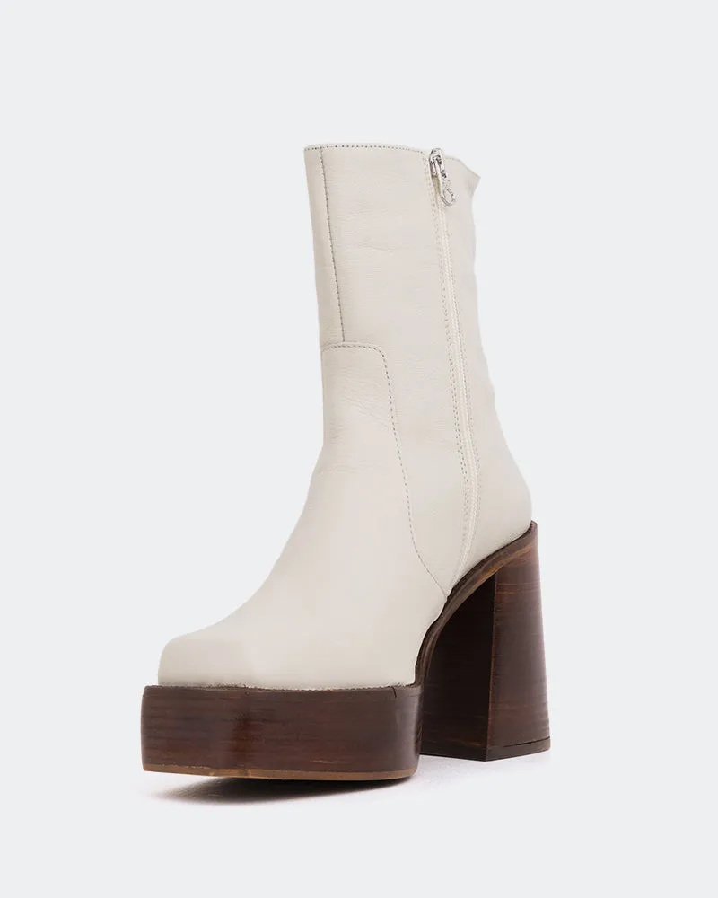 Wicked Off White Leather Tech-Forward Fit