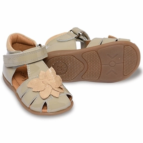 Refined Fit Gear Vibe-Driven Gear Pom Pom Starter Sandal Flower Velcro Dusty Olive Patent