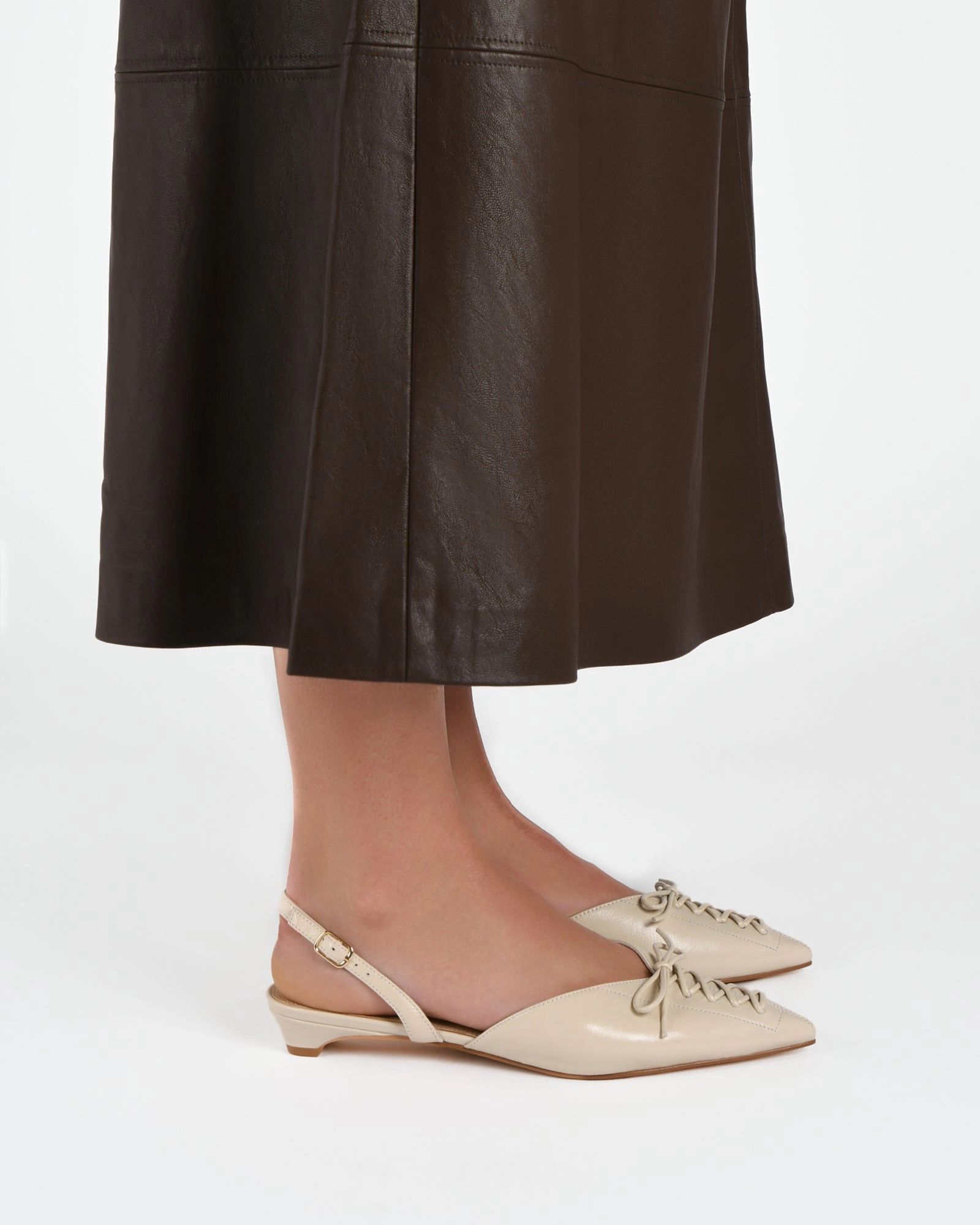 Aloe Dress Flats Off White Leather Clarity In Motion Crafted Lifestyle Gear