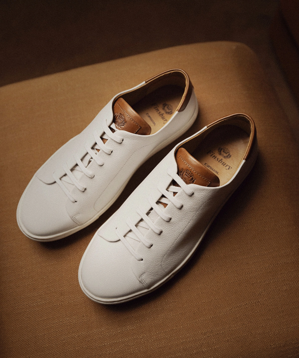 Quiet Fit Murphy Grained White Sneakers