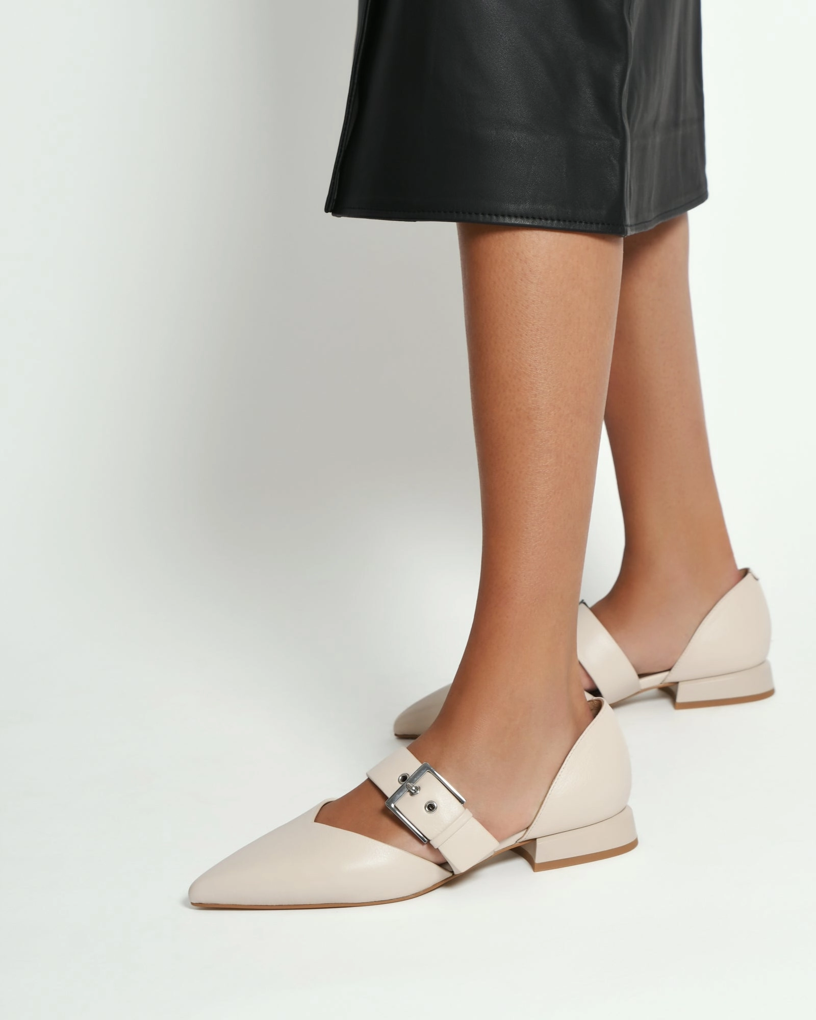 Dynamic Fit Neela Dress Flats Off White Leather