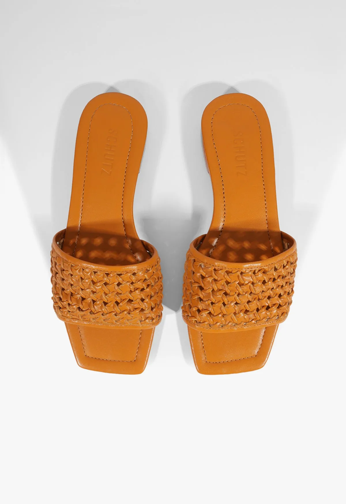 Your Daily System Engineered Comfort Juliet Leather Flat Sandal