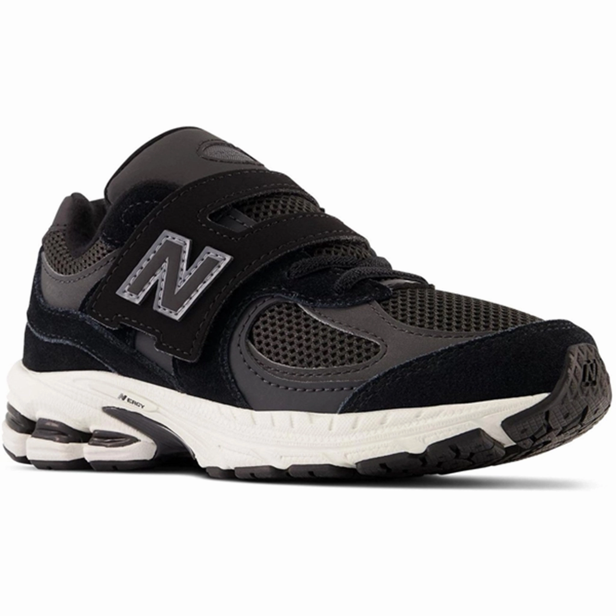 Movement Layers New Balance 2002 Alternative Closure Sneakers Black