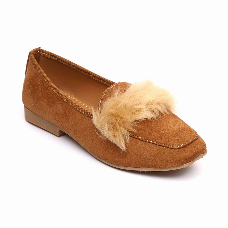 Women'S Comfy Moccs Understated Utility Essentials On Point