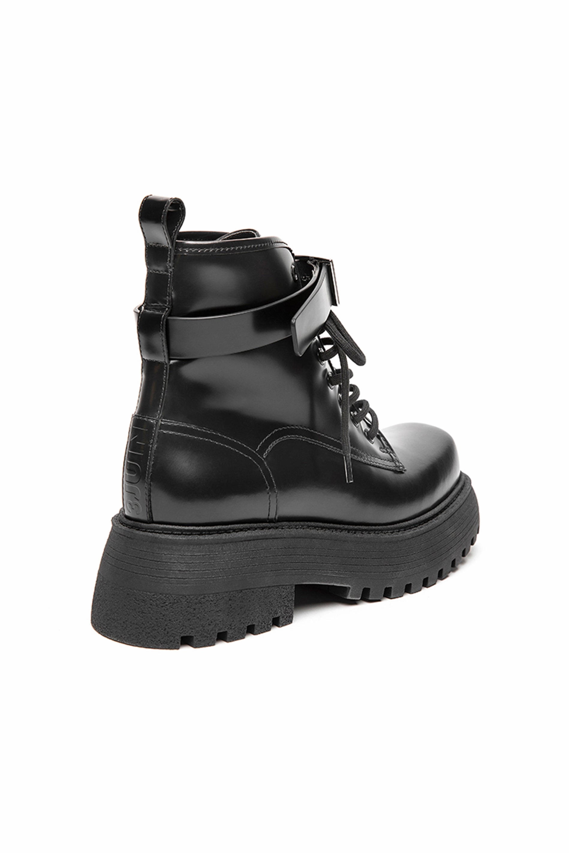 Clean-Forward Noa Babs Boot In Lack Black