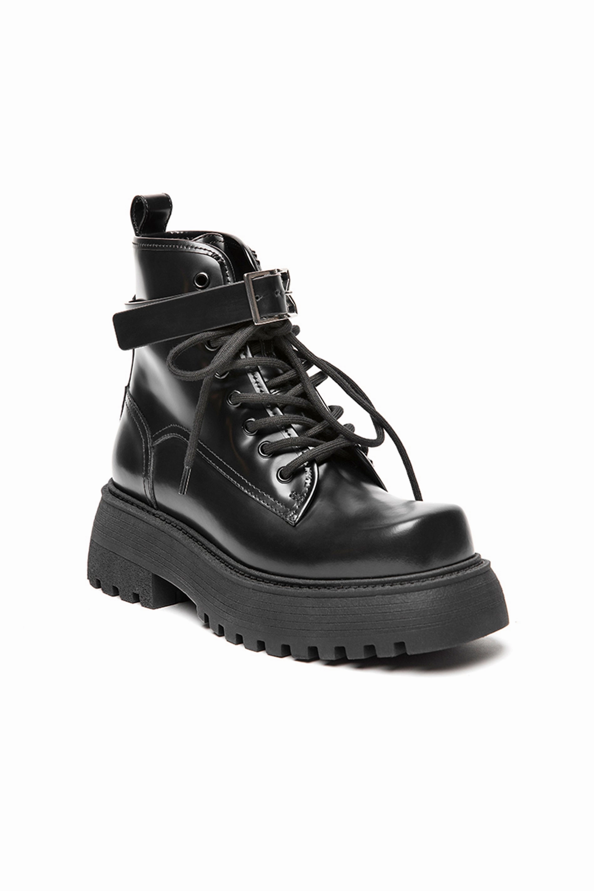 Your Core Layer Noa Babs Boot In Lack Black