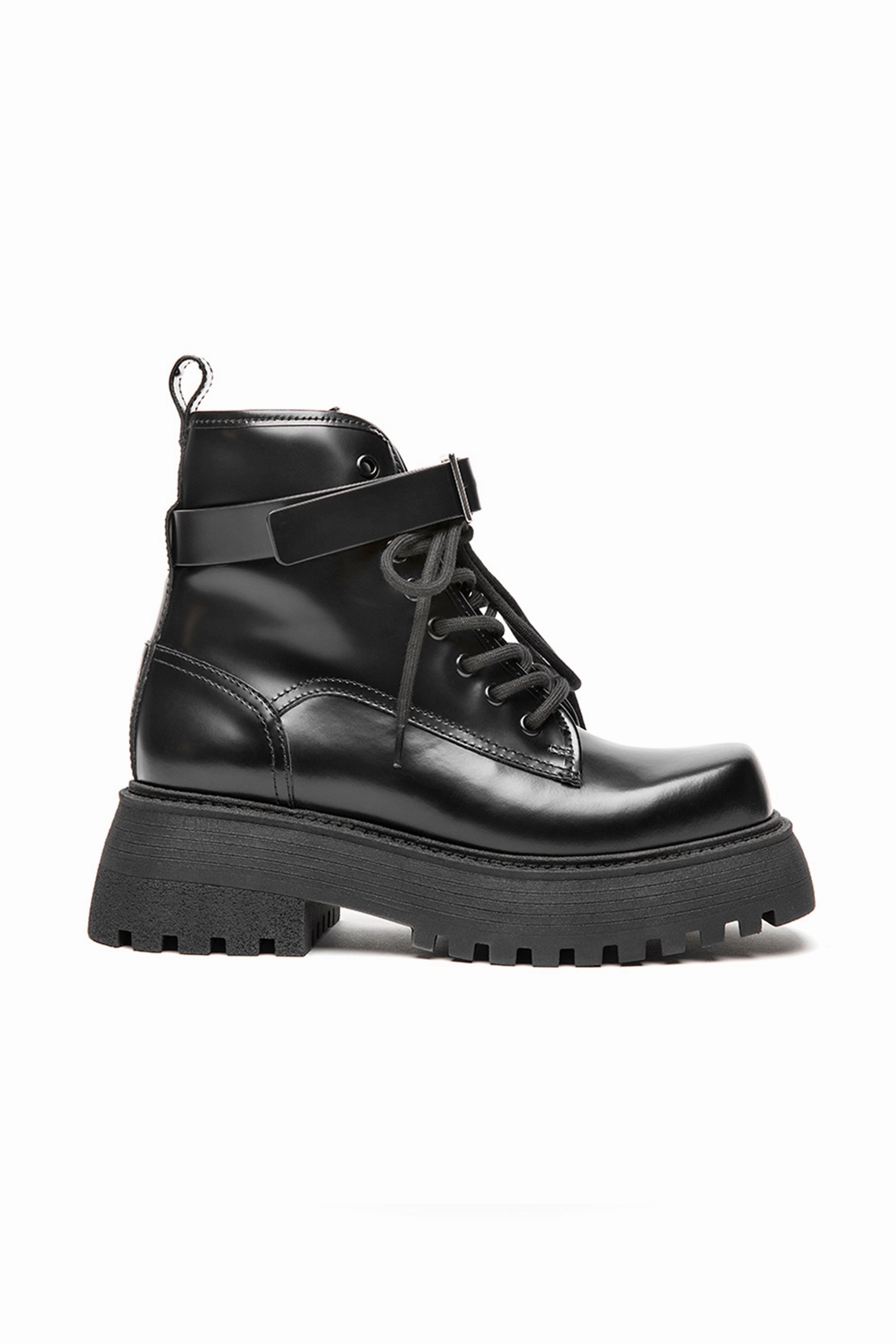 Multi-Wear Essentials Contemporary Vibes Noa Babs Boot In Lack Black
