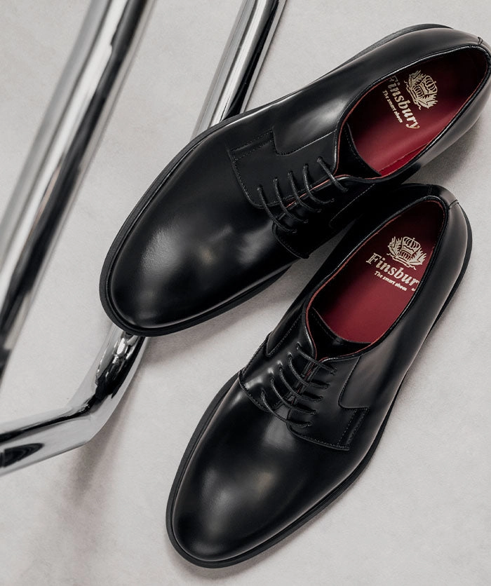 Noham Black Derby Style Built In