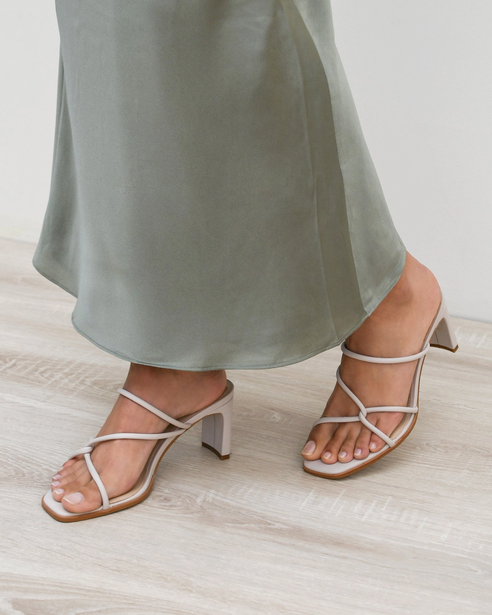 Refined Structure Novi Mid Heel Sandals Bone Leather
