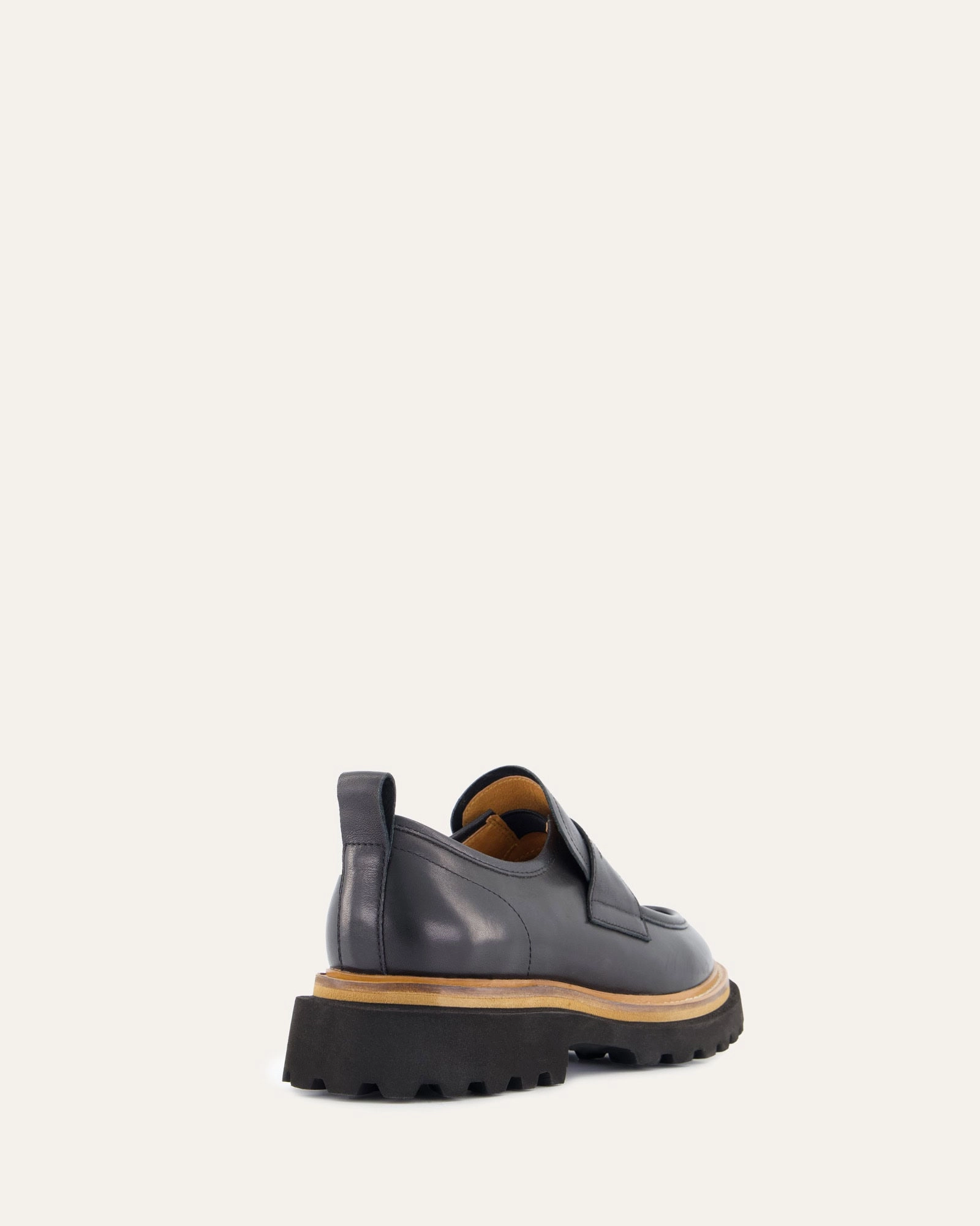 Streamlined Edge Essentials In Motion Obi Loafers Black Leather