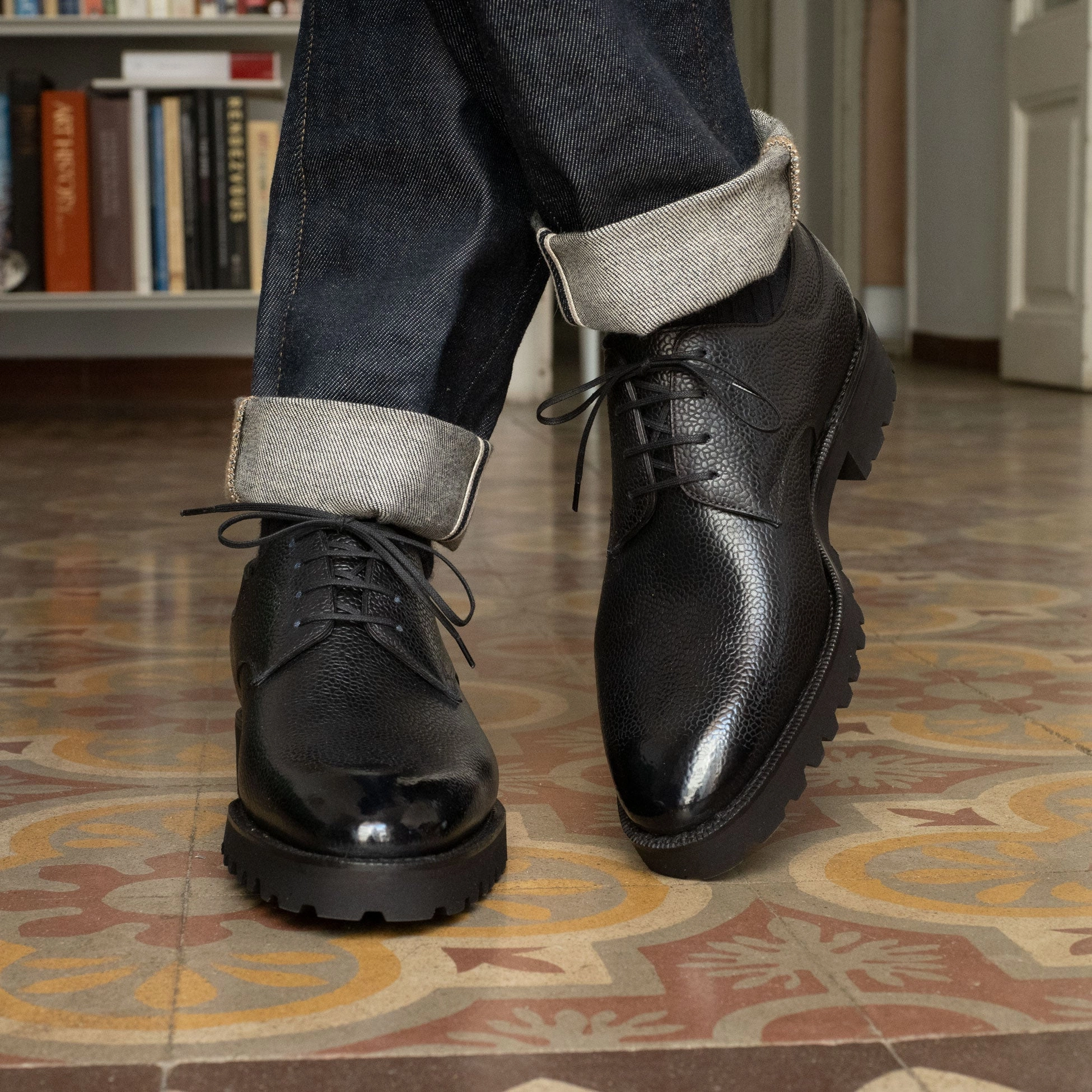 Motion Living Street Clarity Derby Simple Shoe - Onyx Country Calf