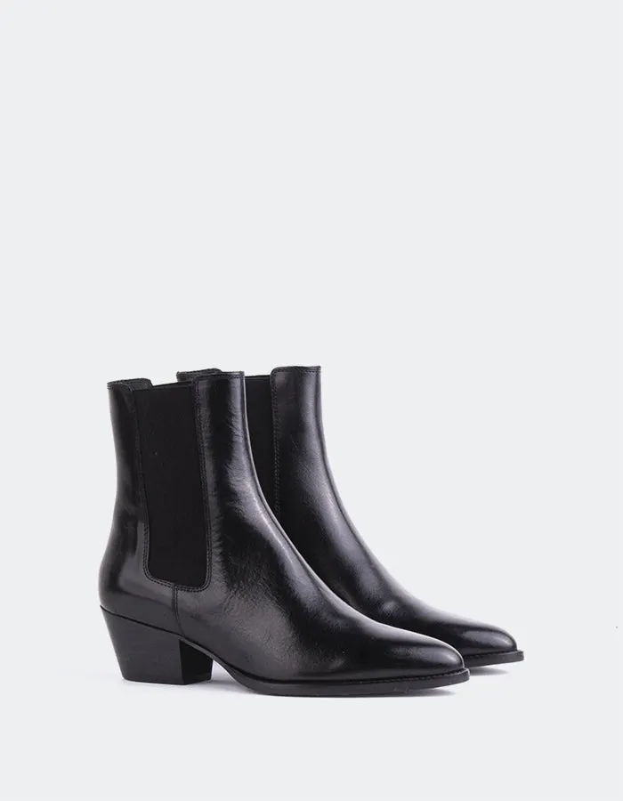 Orsogna Black Leather Rhythmic Fit