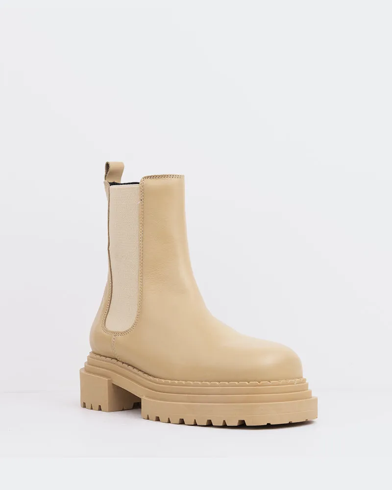 Pacio Cream Leather Redefined Casual