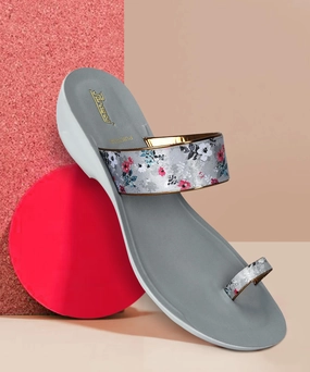 The Now Look Function With Style Paragon Women'S Slip On Flat Grey Sandals | Durable Dailywear Sandals