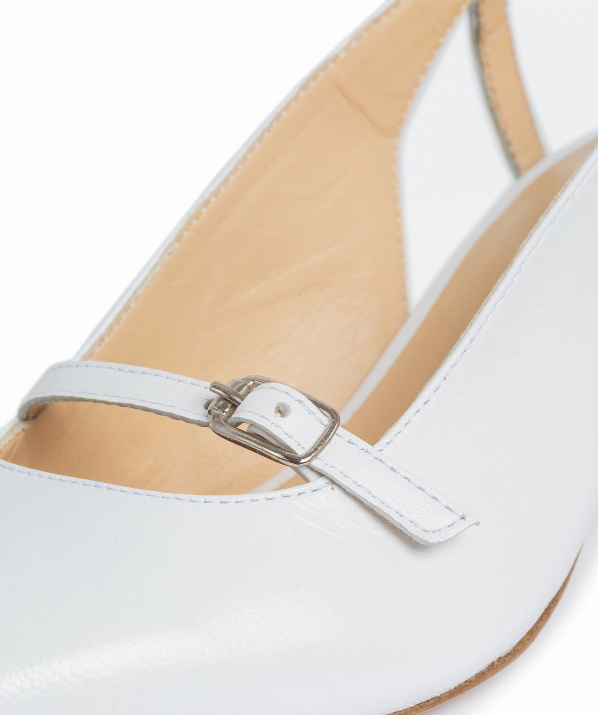 Paris Lisa White Pumps Designed To Flex City Ready