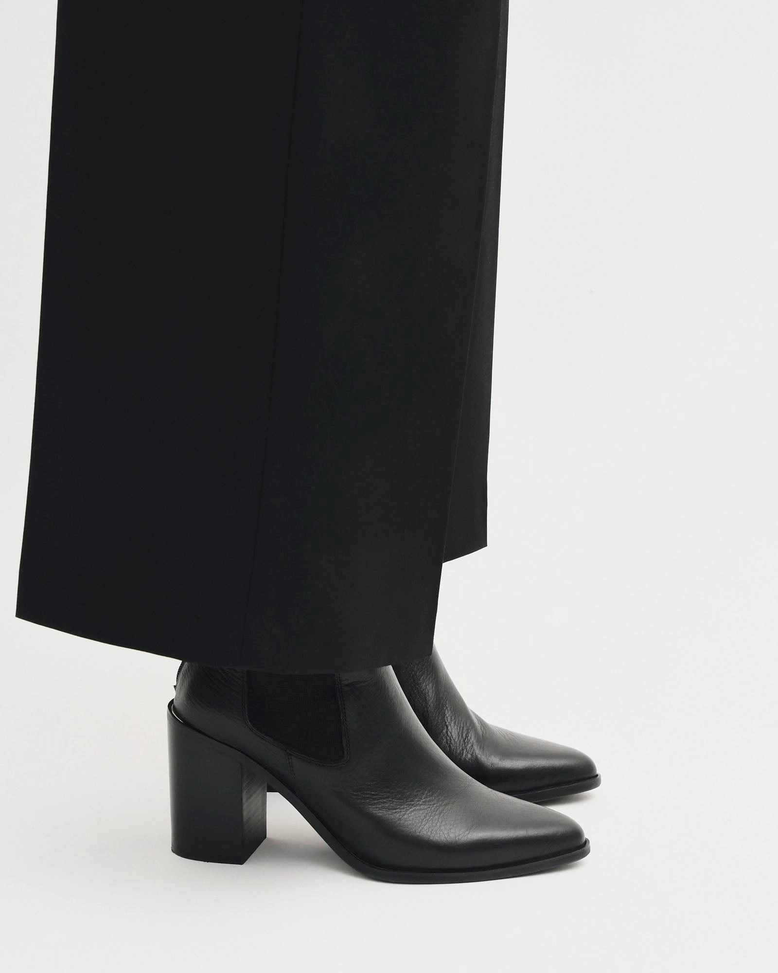 Lover High Ankle Boots Black Leather Fluid Profile
