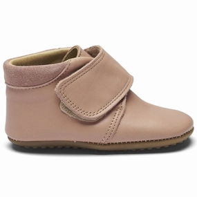 Move-Fit Elevated Gear Pom Pom Indoor Shoe Velcro Rose