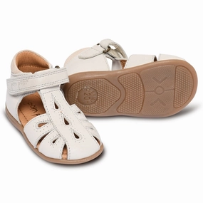 Modern Build Quiet Design Pom Pom Starter Sandal Drop Velcro Offwhite