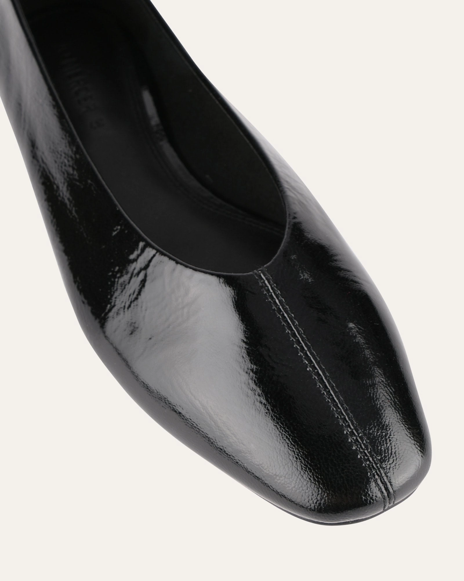 On-The-Go Style Posie Casual Flats Black Crinkle Patent