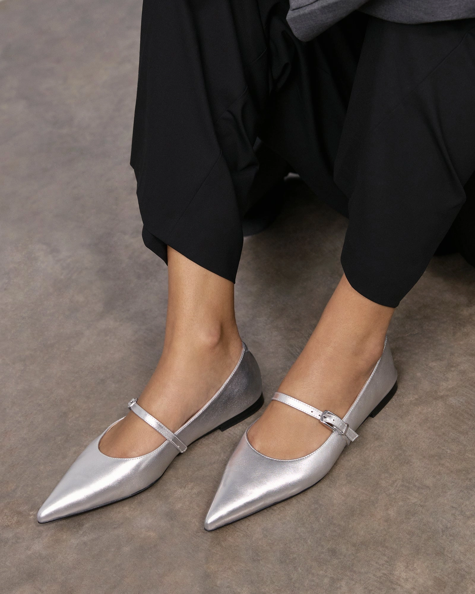 On-The-Go Style Dilaria Dress Flats Silver Leather