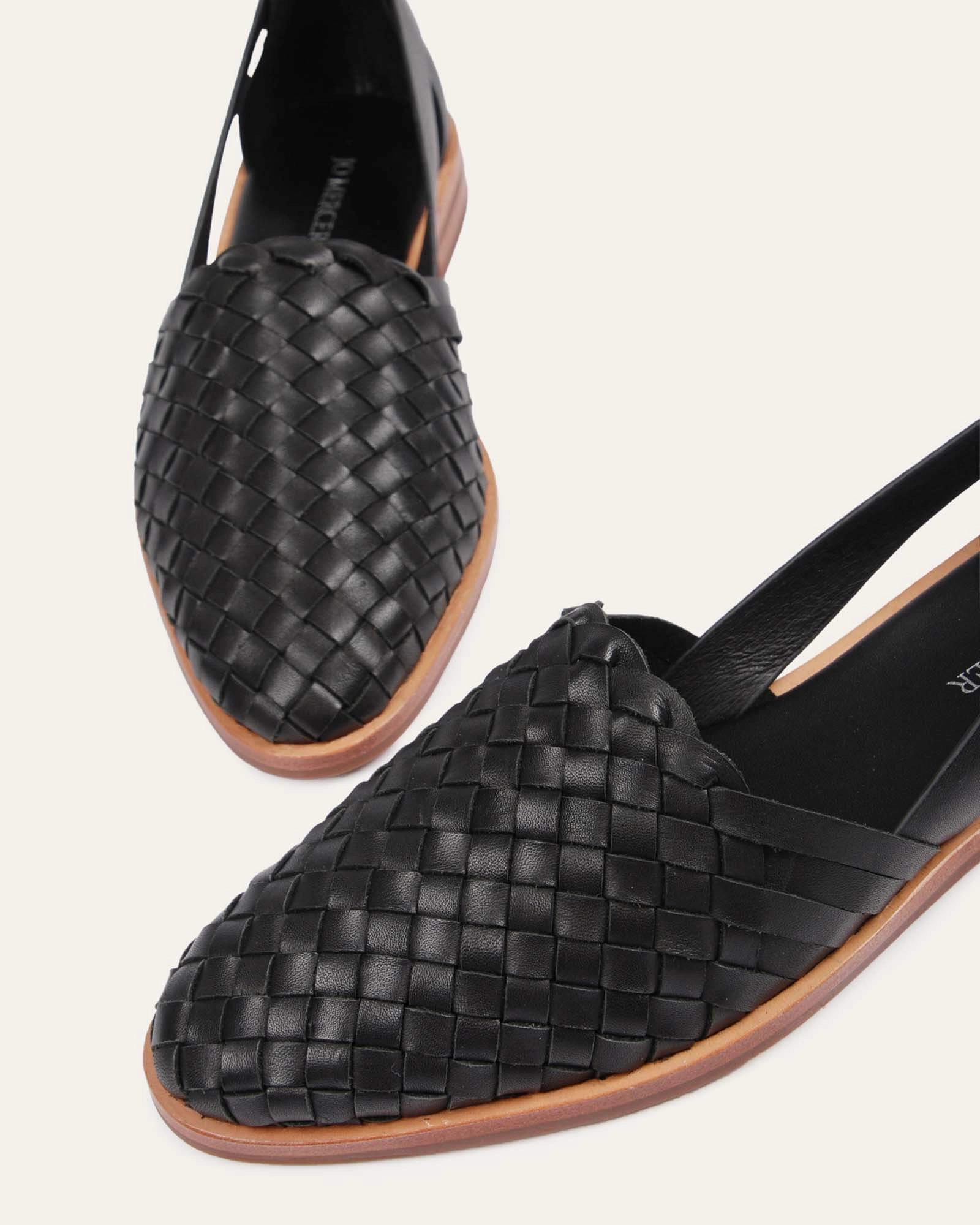 Wisdom Casual Flats Black Leather Go-Everywhere