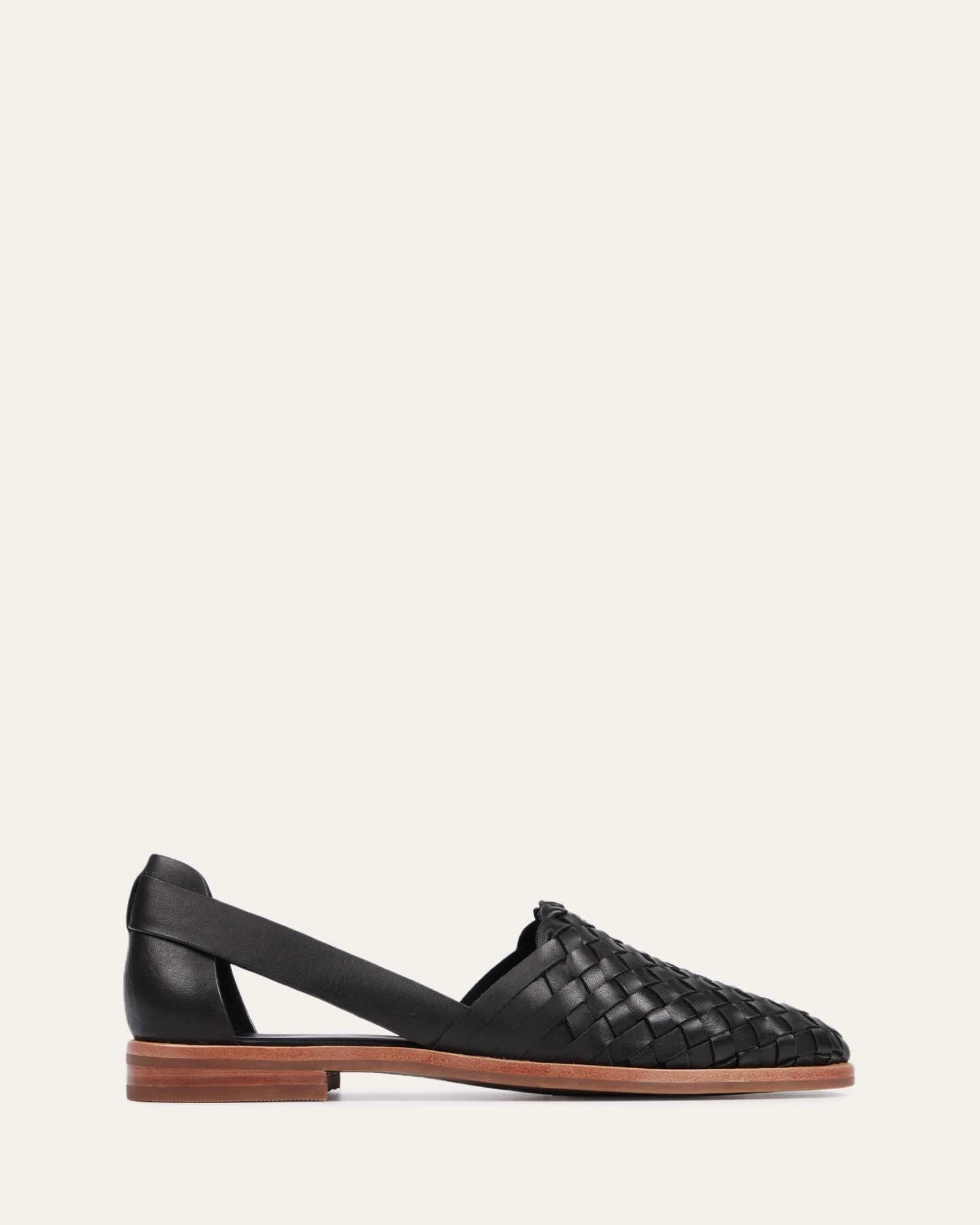 Explore With Ease Wisdom Casual Flats Black Leather