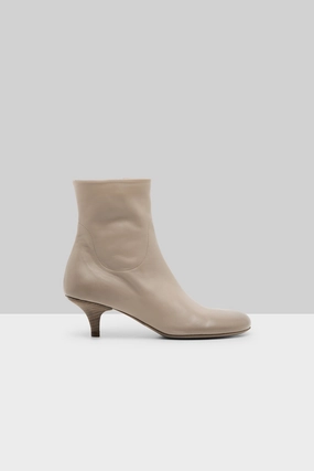 Engineered Comfort Spilla Leather Ankle Boot In Argilla