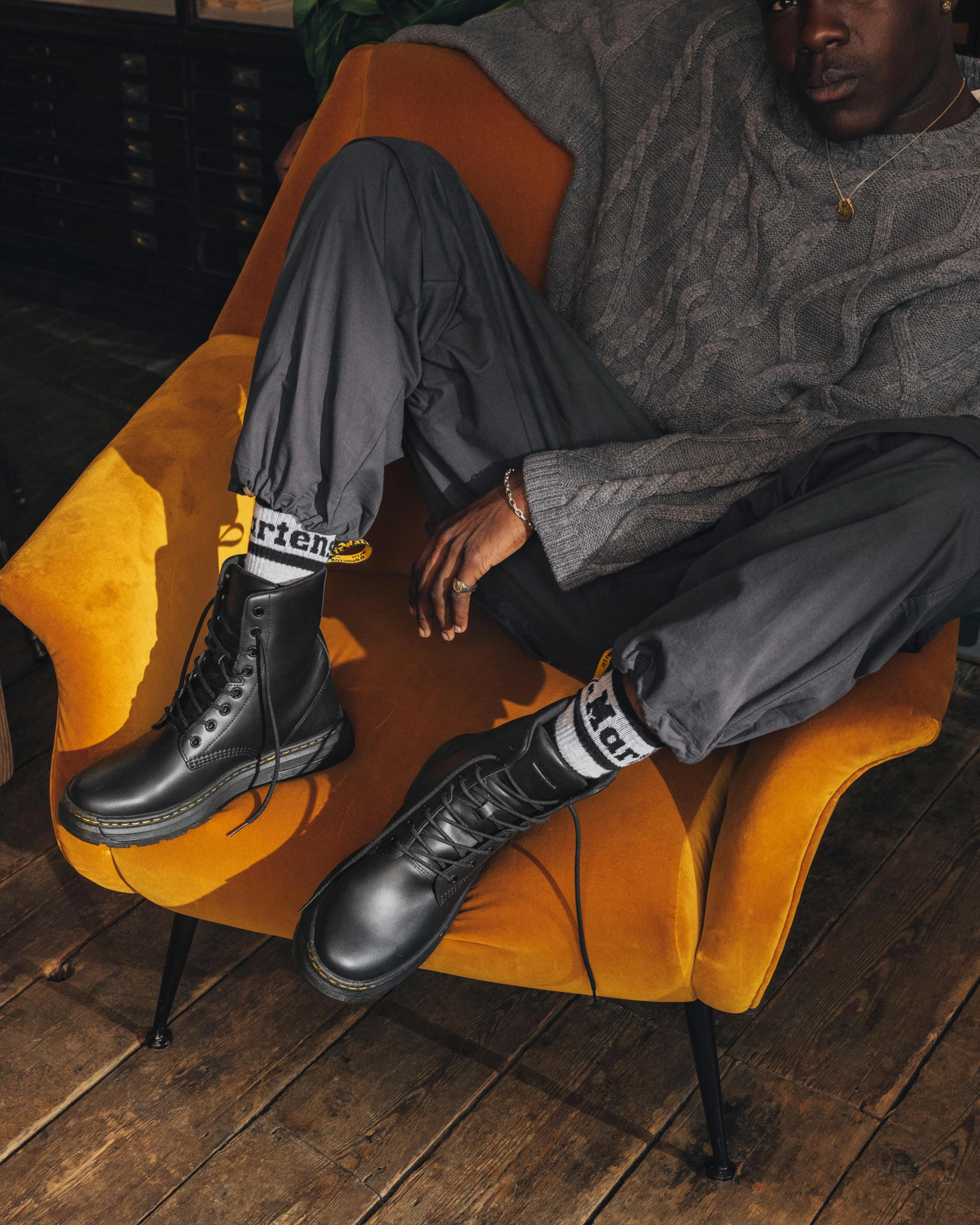 Crewson Classic Pull Up Leather Boots Move-Fit