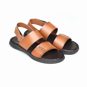 Men'S Strappy Sandals Form In Action