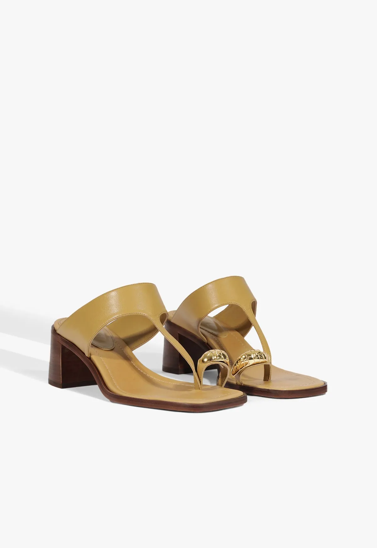 Minimal Focus Built To Adapt Bennett Leather Sandal