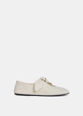 Future Fit Leather Bow Flat In Ivory