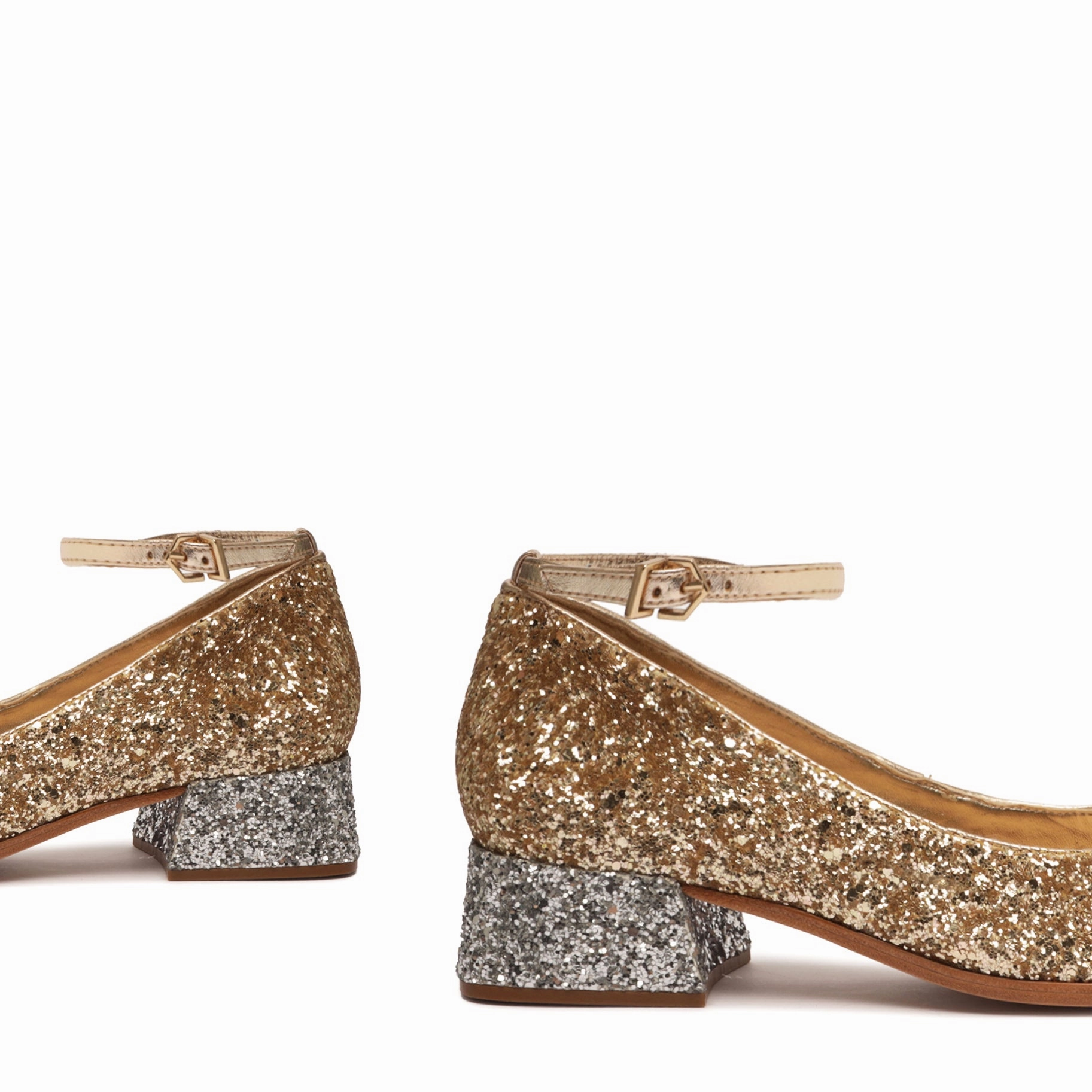 Go With Flow Refined Edge Dorothy Weekend Pump