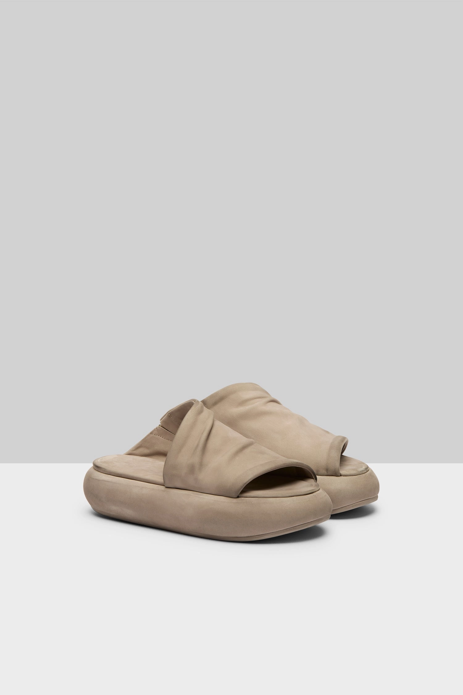 Pure Rhythm Everyday Ease Ciambellona Leather Slide Sandal In Argilla