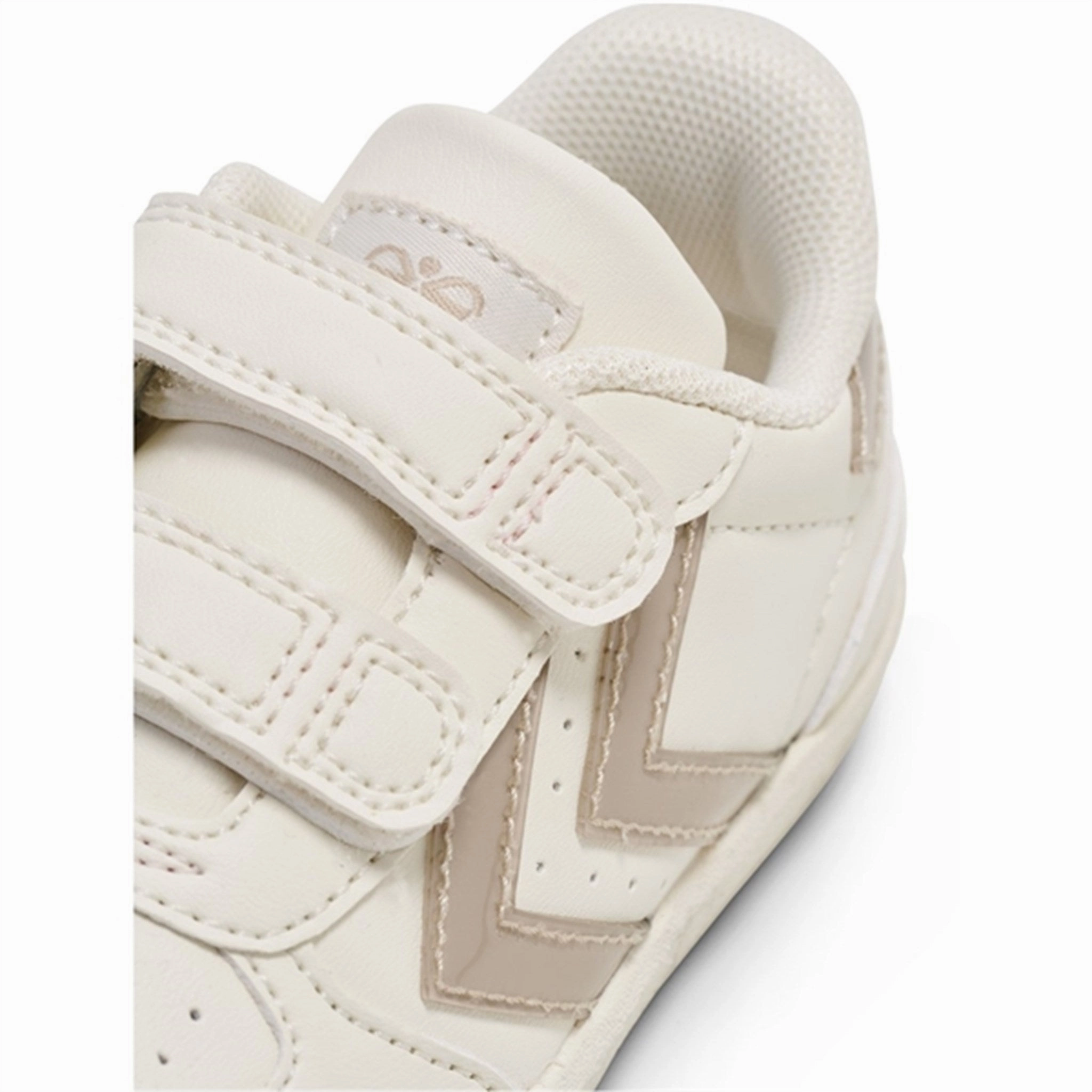 Hummel Victory Sneakers Silver Lining Streamlined Urban Driven By Comfort