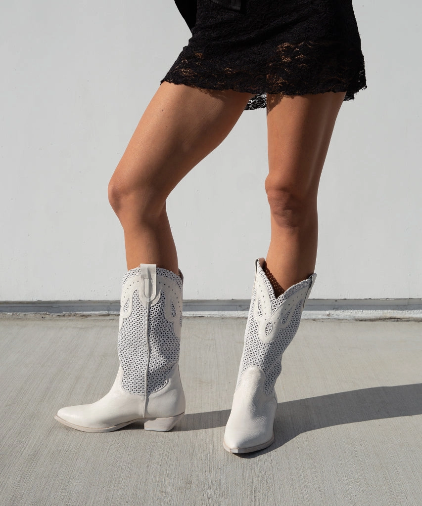 Ranch Boots Ivory Leather Move-Ready Looks Explore With Ease