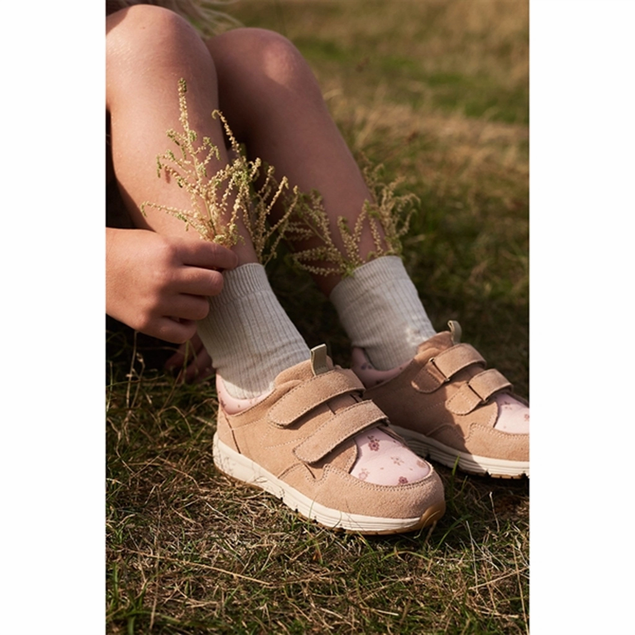 Wheat Velcro Sneakers Toney Rose Beige Flowers Iconic Minimalism Shift-Mode