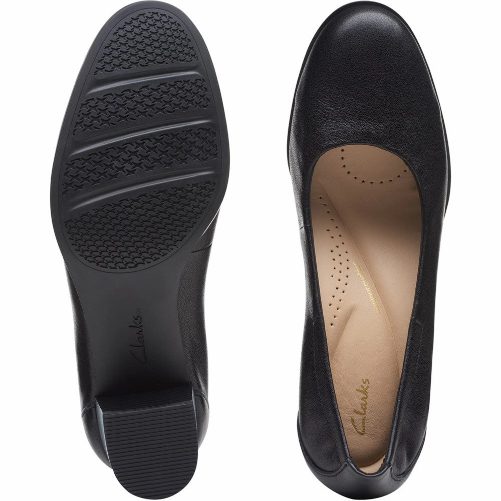 Rhythm Of Life Evolved Form Clarks Loken Step Shoes