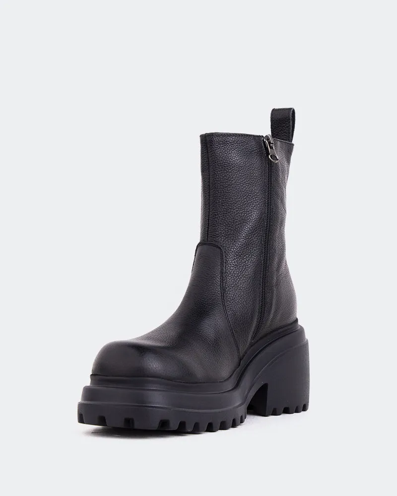 Seasonless Energy Ike Black Leather