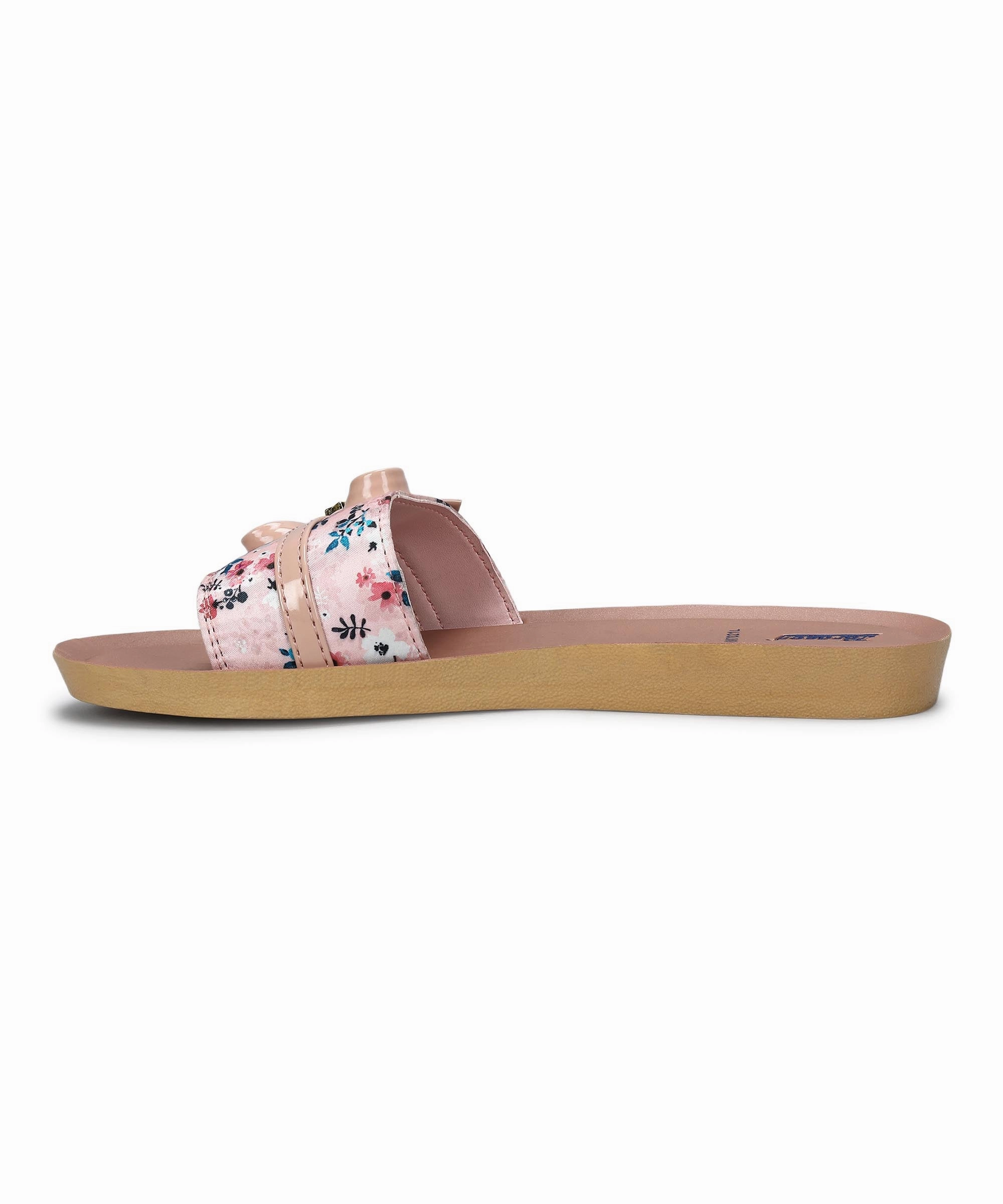 Understated Cool Paragon Puk7021L Women'S Peach Sliders With Cushioned Sole For Everyday Use